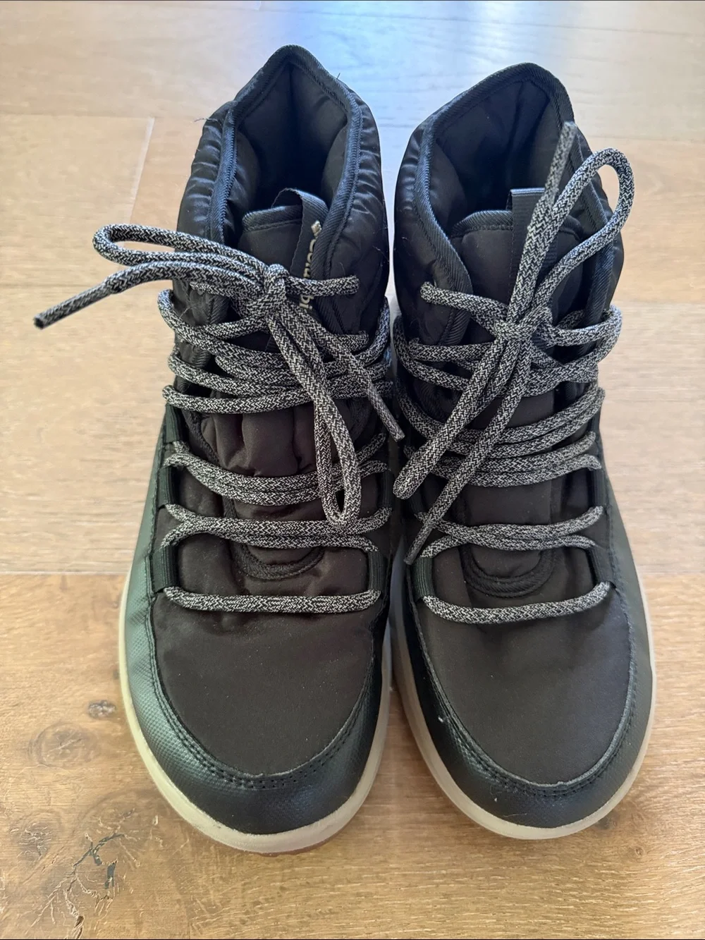 Columbia Slopeside Village Omni-Heat Mid Boot Black High-Top | 7.5